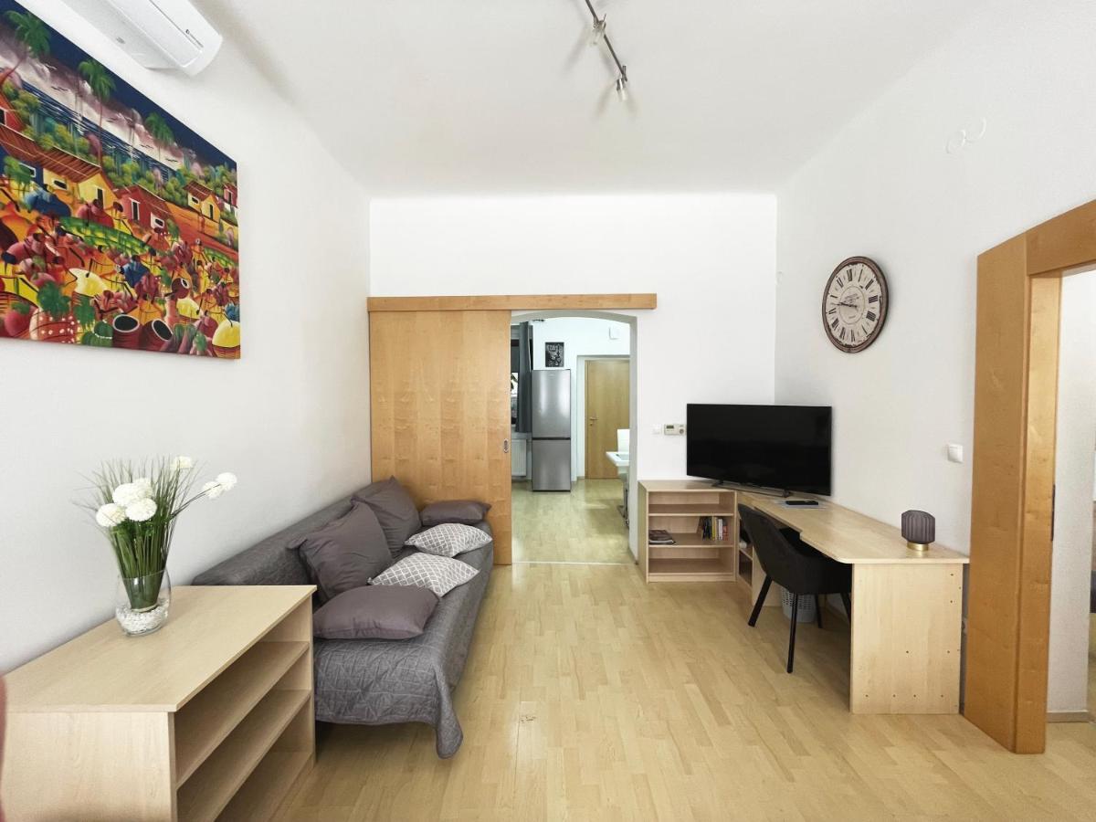 Viktorija City Center Apartment ลูบลิยานา ภายนอก รูปภาพ